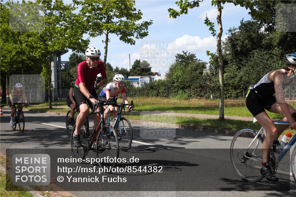 10.08.2025 - GEWOBA Citytriathlon Bremen Yannick Fuchs http://msf.ph/oto/8544382 10.08.2025 14:49:41 Radfahren 6, 169, 193, 286, 305, 328, 377, 402, 407, 429, 461, 466, 491, 517 meine-sportfotos.de