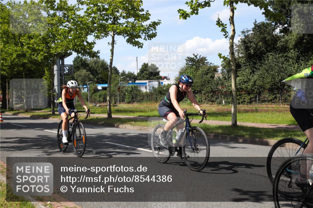 10.08.2025 - GEWOBA Citytriathlon Bremen Yannick Fuchs http://msf.ph/oto/8544386 10.08.2025 14:49:42 Radfahren 6, 169, 193, 286, 305, 328, 377, 402, 407, 429, 461, 466, 491, 517 meine-sportfotos.de