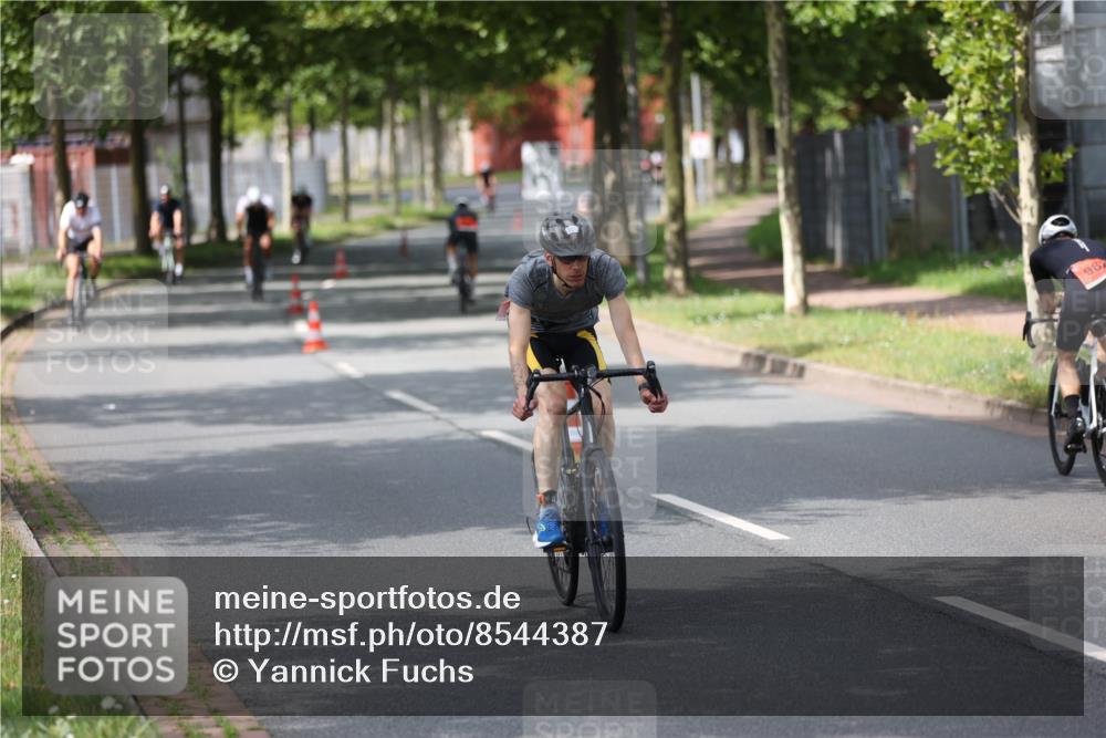 10.08.2025 - GEWOBA Citytriathlon Bremen Yannick Fuchs http://msf.ph/oto/8544387 10.08.2025 12:54:34 Radfahren 580, 582, 618, 634, 736, 783, 789, 790, 826 meine-sportfotos.de
