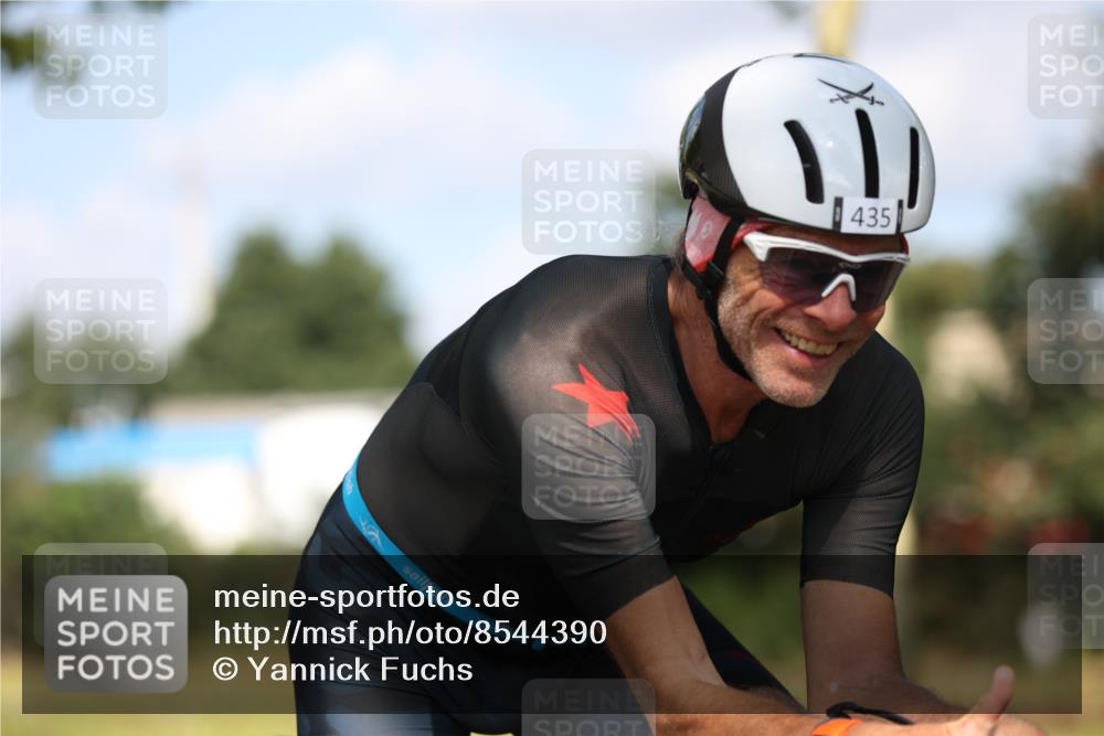 10.08.2025 - GEWOBA Citytriathlon Bremen Yannick Fuchs http://msf.ph/oto/8544390 10.08.2025 10:57:30 Radfahren 215, 435, 458 meine-sportfotos.de
