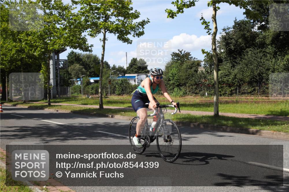 10.08.2025 - GEWOBA Citytriathlon Bremen Yannick Fuchs http://msf.ph/oto/8544399 10.08.2025 14:49:50 Radfahren 6, 169, 193, 293, 305, 322, 328, 377, 402, 407, 429, 466, 509, 517 meine-sportfotos.de