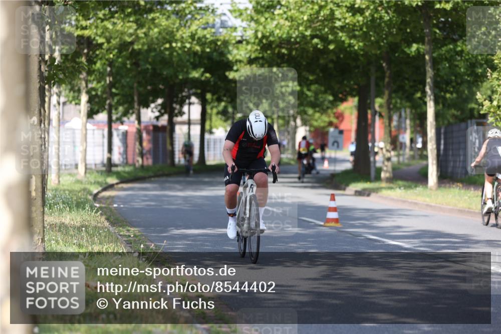 10.08.2025 - GEWOBA Citytriathlon Bremen Yannick Fuchs http://msf.ph/oto/8544402 10.08.2025 10:57:36 Radfahren 35, 159, 215, 435, 458 meine-sportfotos.de