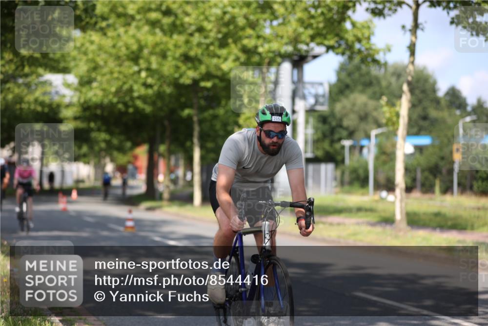 10.08.2025 - GEWOBA Citytriathlon Bremen Yannick Fuchs http://msf.ph/oto/8544416 10.08.2025 10:57:44 Radfahren 35, 159, 215, 458 meine-sportfotos.de
