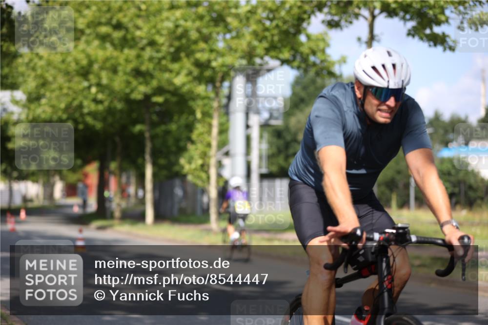 10.08.2025 - GEWOBA Citytriathlon Bremen Yannick Fuchs http://msf.ph/oto/8544447 10.08.2025 10:57:48 Radfahren 35, 159, 215, 458 meine-sportfotos.de