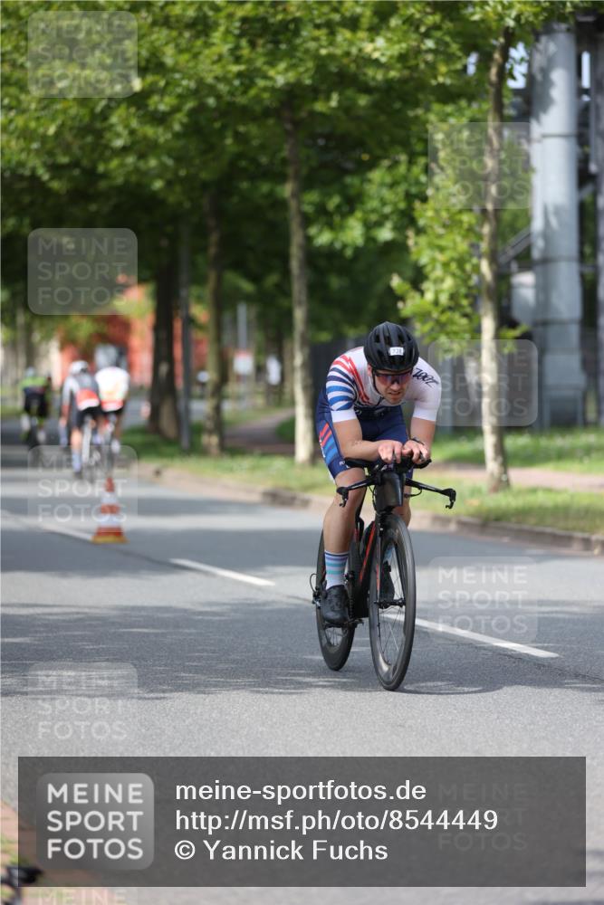 10.08.2025 - GEWOBA Citytriathlon Bremen Yannick Fuchs http://msf.ph/oto/8544449 10.08.2025 12:54:54 Radfahren 563, 591, 632, 728, 736, 761, 781, 1029 meine-sportfotos.de