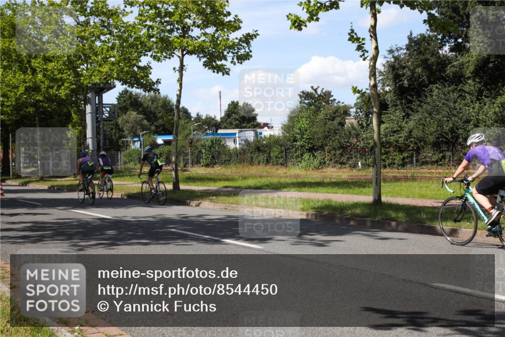10.08.2025 - GEWOBA Citytriathlon Bremen Yannick Fuchs http://msf.ph/oto/8544450 10.08.2025 14:50:26 Radfahren 231, 352, 416, 504 meine-sportfotos.de