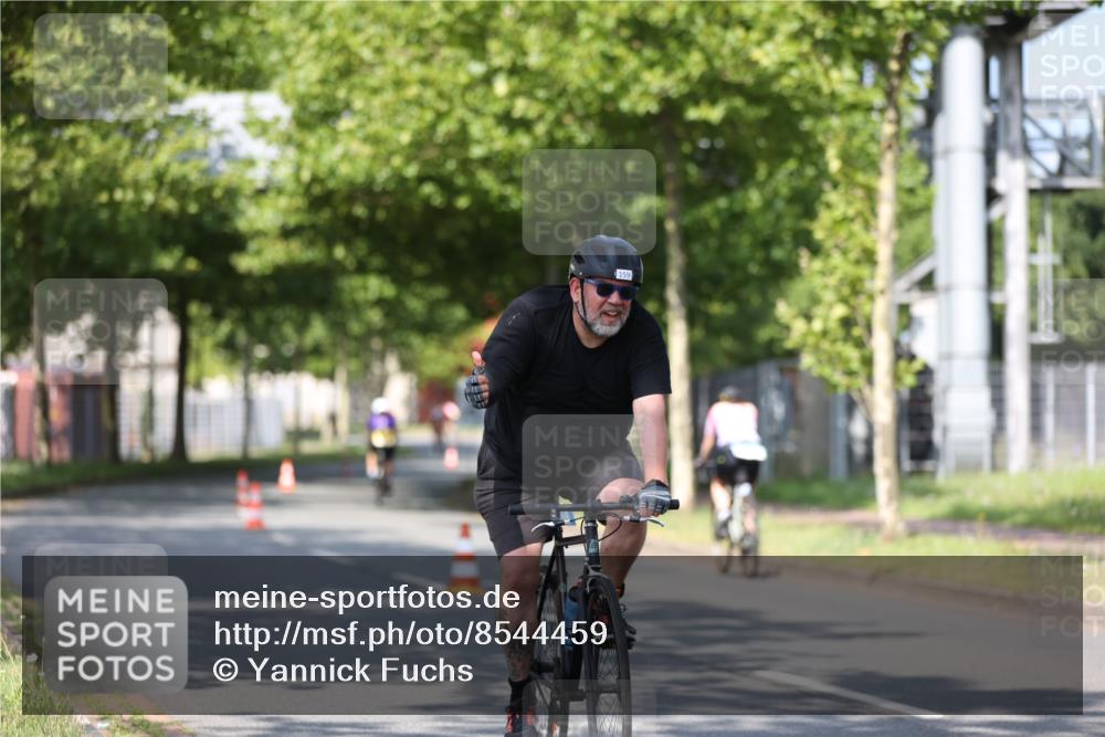 10.08.2025 - GEWOBA Citytriathlon Bremen Yannick Fuchs http://msf.ph/oto/8544459 10.08.2025 10:57:53 Radfahren 35, 143, 159, 215, 458 meine-sportfotos.de
