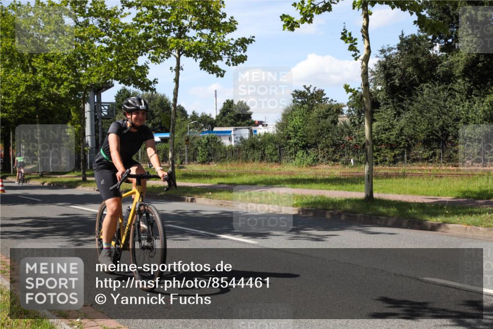 10.08.2025 - GEWOBA Citytriathlon Bremen Yannick Fuchs http://msf.ph/oto/8544461 10.08.2025 14:50:37 Radfahren 231, 416, 504 meine-sportfotos.de
