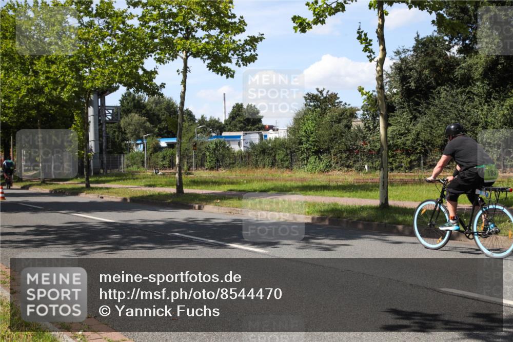10.08.2025 - GEWOBA Citytriathlon Bremen Yannick Fuchs http://msf.ph/oto/8544470 10.08.2025 14:50:43 Radfahren 275, 416 meine-sportfotos.de