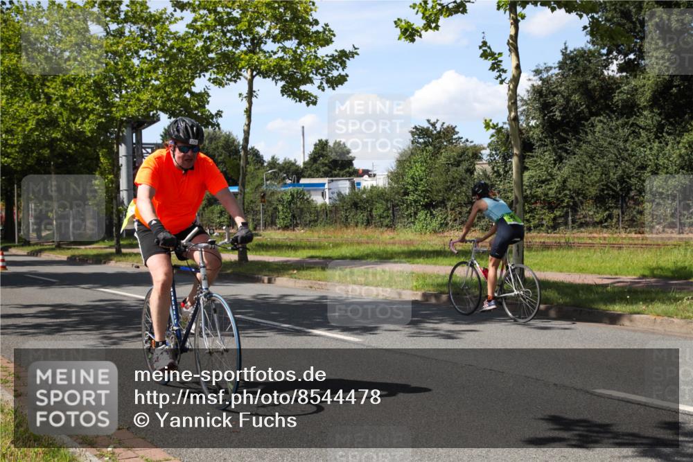 10.08.2025 - GEWOBA Citytriathlon Bremen Yannick Fuchs http://msf.ph/oto/8544478 10.08.2025 14:51:00 Radfahren 275, 379, 411, 470 meine-sportfotos.de