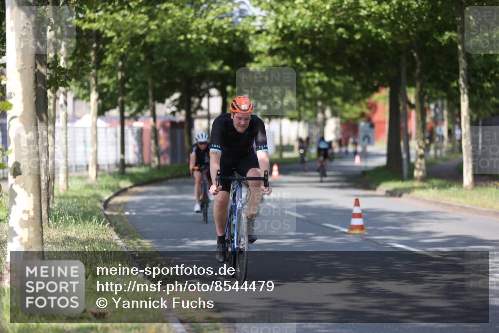 10.08.2025 - GEWOBA Citytriathlon Bremen Yannick Fuchs http://msf.ph/oto/8544479 10.08.2025 10:58:04 Radfahren 125, 143, 185, 443, 445, 453, 472, 493 meine-sportfotos.de
