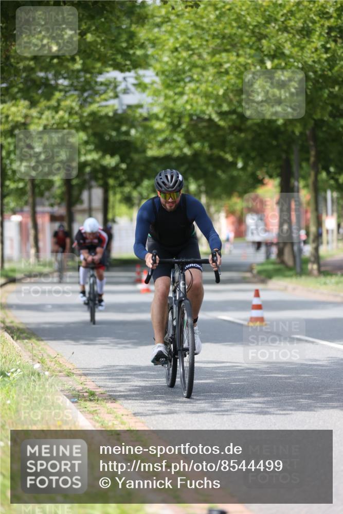 10.08.2025 - GEWOBA Citytriathlon Bremen Yannick Fuchs http://msf.ph/oto/8544499 10.08.2025 12:55:01 Radfahren 563, 591, 632, 714, 728, 761, 766, 781, 794, 877, 1015, 1029 meine-sportfotos.de