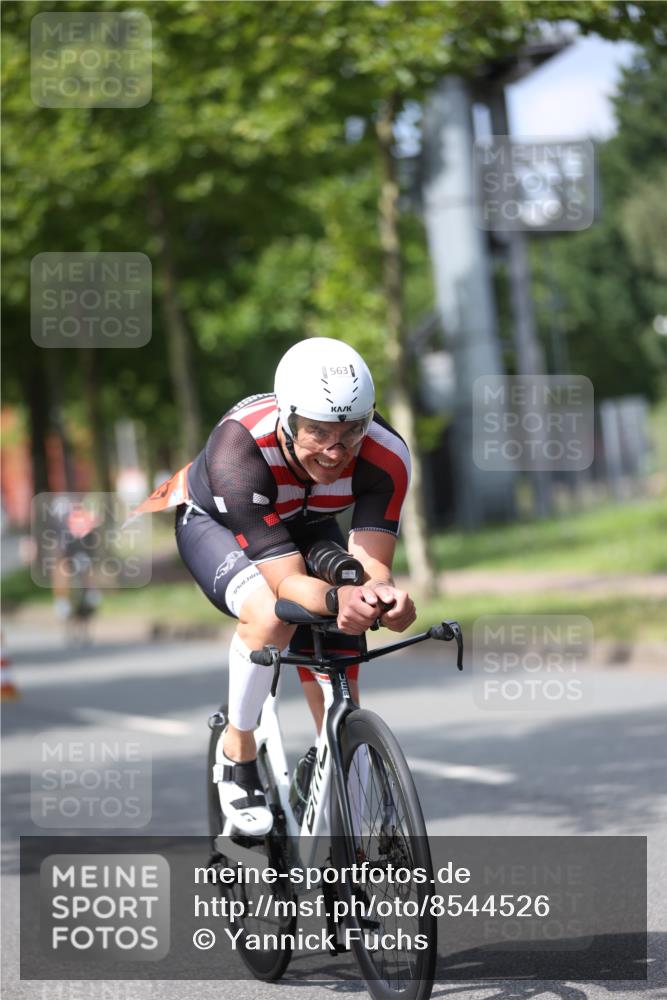 10.08.2025 - GEWOBA Citytriathlon Bremen Yannick Fuchs http://msf.ph/oto/8544526 10.08.2025 12:55:03 Radfahren 563, 591, 632, 714, 728, 761, 766, 781, 794, 877, 1015, 1029 meine-sportfotos.de
