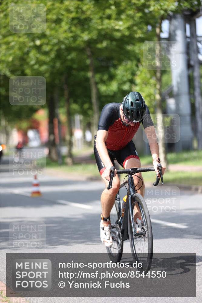 10.08.2025 - GEWOBA Citytriathlon Bremen Yannick Fuchs http://msf.ph/oto/8544550 10.08.2025 12:55:05 Radfahren 563, 591, 632, 714, 728, 761, 766, 781, 794, 877, 1015, 1029 meine-sportfotos.de