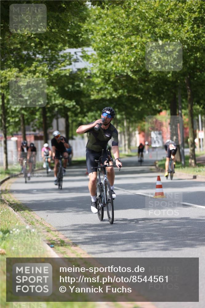 10.08.2025 - GEWOBA Citytriathlon Bremen Yannick Fuchs http://msf.ph/oto/8544561 10.08.2025 12:55:06 Radfahren 563, 591, 632, 714, 728, 761, 766, 781, 794, 877, 1015, 1029 meine-sportfotos.de