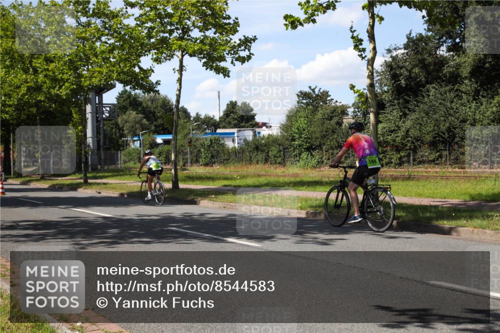10.08.2025 - GEWOBA Citytriathlon Bremen Yannick Fuchs http://msf.ph/oto/8544583 10.08.2025 14:52:10 Radfahren 315, 321, 327, 341, 361, 368, 381, 412, 428, 496, 520 meine-sportfotos.de