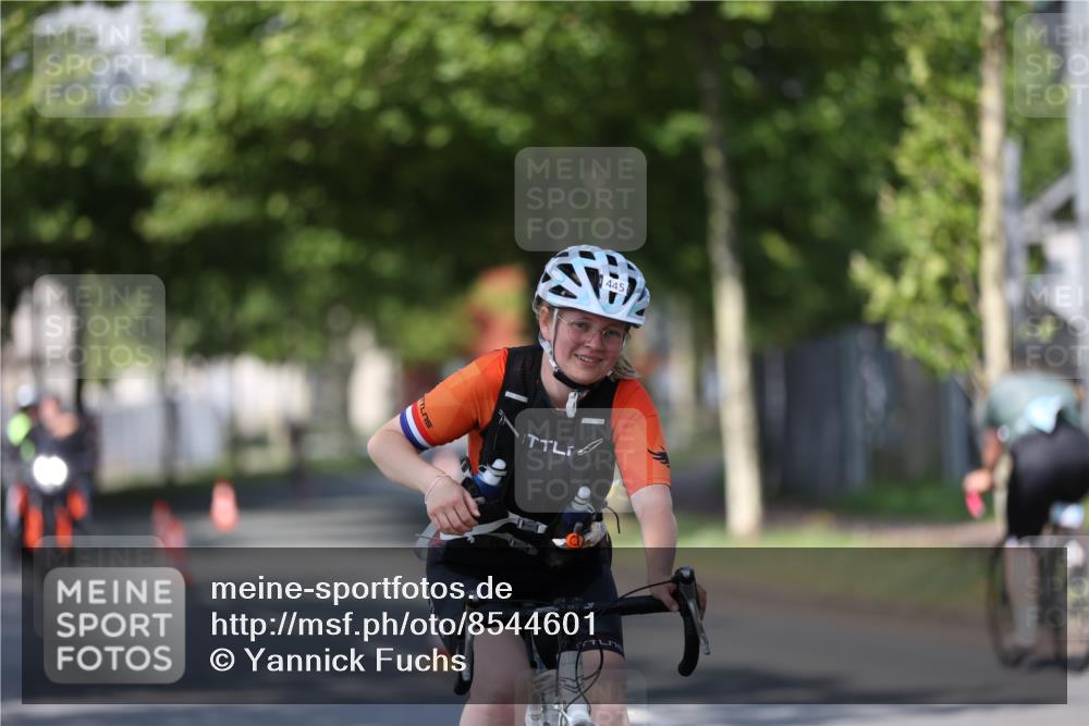 10.08.2025 - GEWOBA Citytriathlon Bremen Yannick Fuchs http://msf.ph/oto/8544601 10.08.2025 10:58:21 Radfahren 1, 95, 165, 221, 402, 443, 445, 453, 472, 493, 506, 513 meine-sportfotos.de