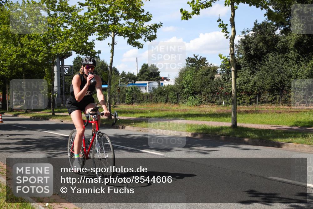 10.08.2025 - GEWOBA Citytriathlon Bremen Yannick Fuchs http://msf.ph/oto/8544606 10.08.2025 14:52:21 Radfahren 315, 327, 329, 347, 361, 381, 412, 439, 469, 496, 520 meine-sportfotos.de