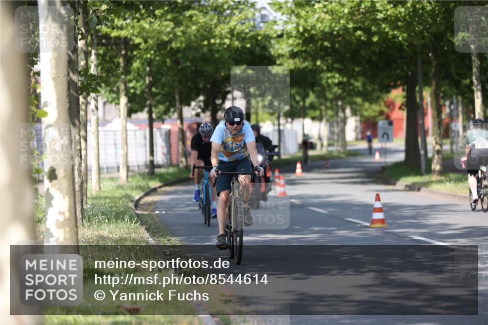 10.08.2025 - GEWOBA Citytriathlon Bremen Yannick Fuchs http://msf.ph/oto/8544614 10.08.2025 10:58:22 Radfahren 1, 95, 165, 221, 402, 443, 445, 453, 472, 493, 506, 513 meine-sportfotos.de