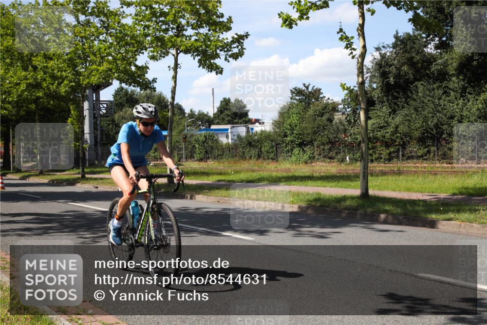 10.08.2025 - GEWOBA Citytriathlon Bremen Yannick Fuchs http://msf.ph/oto/8544631 10.08.2025 14:52:35 Radfahren 327, 329, 347, 439, 459, 469 meine-sportfotos.de
