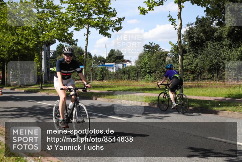 10.08.2025 - GEWOBA Citytriathlon Bremen Yannick Fuchs http://msf.ph/oto/8544638 10.08.2025 14:52:36 Radfahren 329, 347, 439, 459, 469 meine-sportfotos.de
