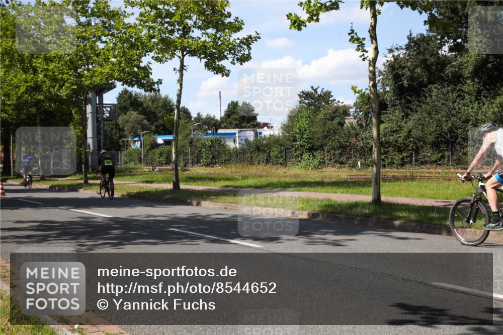 10.08.2025 - GEWOBA Citytriathlon Bremen Yannick Fuchs http://msf.ph/oto/8544652 10.08.2025 14:52:45 Radfahren 329, 378, 459, 510 meine-sportfotos.de