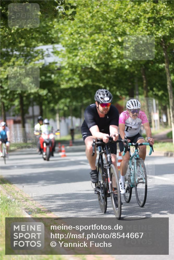10.08.2025 - GEWOBA Citytriathlon Bremen Yannick Fuchs http://msf.ph/oto/8544667 10.08.2025 12:55:11 Radfahren 563, 632, 696, 714, 761, 766, 794, 877, 1015 meine-sportfotos.de