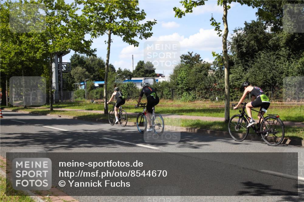 10.08.2025 - GEWOBA Citytriathlon Bremen Yannick Fuchs http://msf.ph/oto/8544670 10.08.2025 14:52:54 Radfahren 378, 385, 459, 463, 510 meine-sportfotos.de
