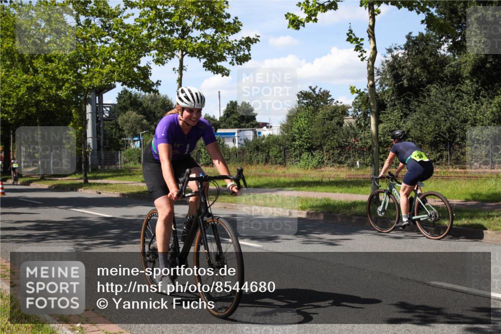 10.08.2025 - GEWOBA Citytriathlon Bremen Yannick Fuchs http://msf.ph/oto/8544680 10.08.2025 14:52:59 Radfahren 376, 378, 385, 463, 510 meine-sportfotos.de