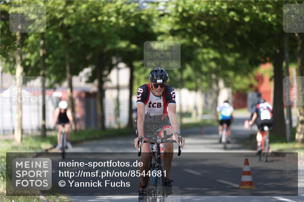 10.08.2025 - GEWOBA Citytriathlon Bremen Yannick Fuchs http://msf.ph/oto/8544681 10.08.2025 10:58:28 Radfahren 1, 95, 165, 221, 402, 472, 506, 513 meine-sportfotos.de