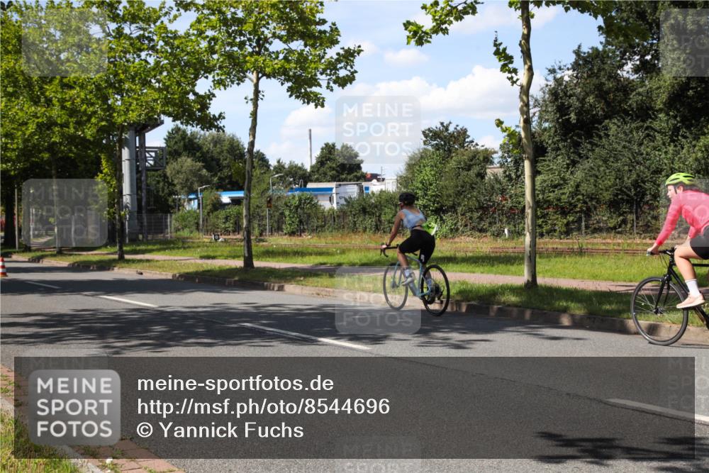 10.08.2025 - GEWOBA Citytriathlon Bremen Yannick Fuchs http://msf.ph/oto/8544696 10.08.2025 14:53:09 Radfahren 188, 376, 385, 463, 510 meine-sportfotos.de