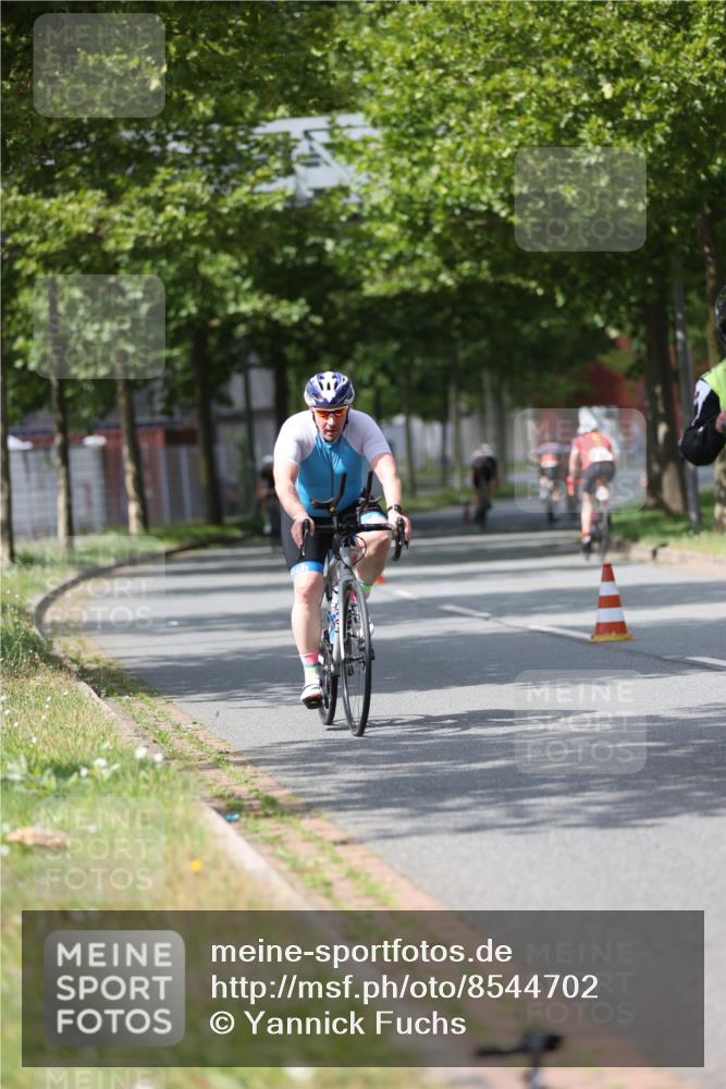 10.08.2025 - GEWOBA Citytriathlon Bremen Yannick Fuchs http://msf.ph/oto/8544702 10.08.2025 12:55:14 Radfahren 563, 696, 714, 761, 766, 794, 877, 982, 1015 meine-sportfotos.de