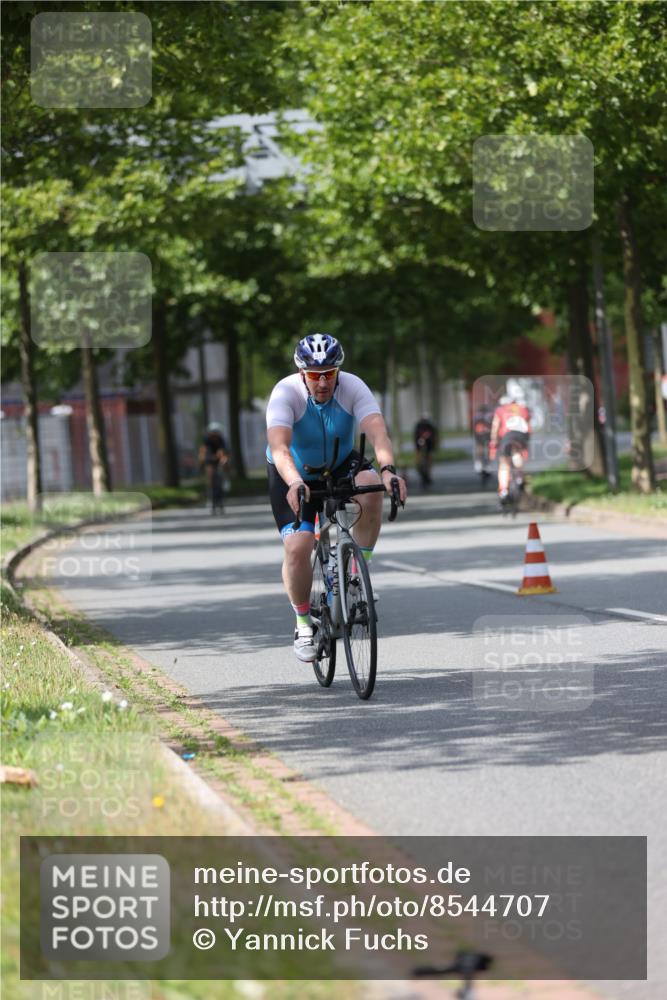 10.08.2025 - GEWOBA Citytriathlon Bremen Yannick Fuchs http://msf.ph/oto/8544707 10.08.2025 12:55:14 Radfahren 563, 696, 714, 761, 766, 794, 877, 982, 1015 meine-sportfotos.de