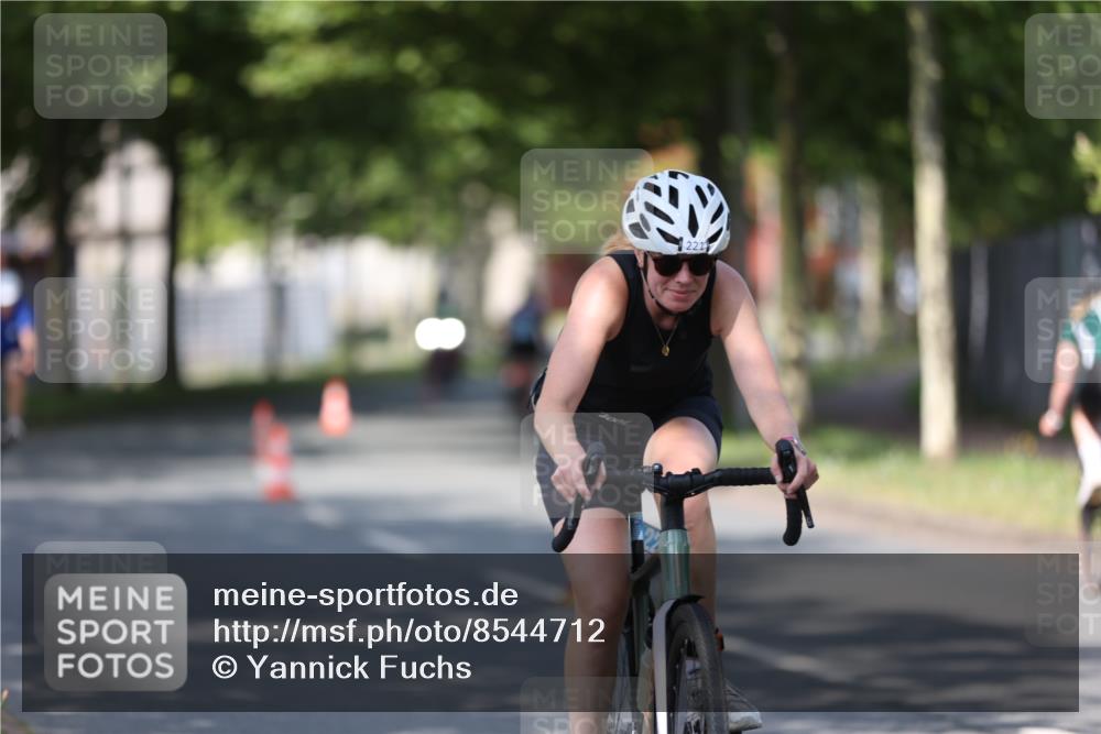 10.08.2025 - GEWOBA Citytriathlon Bremen Yannick Fuchs http://msf.ph/oto/8544712 10.08.2025 10:58:31 Radfahren 95, 165, 221, 402, 506, 513 meine-sportfotos.de