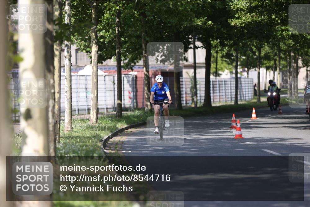 10.08.2025 - GEWOBA Citytriathlon Bremen Yannick Fuchs http://msf.ph/oto/8544716 10.08.2025 10:58:32 Radfahren 95, 165, 221, 402, 506 meine-sportfotos.de