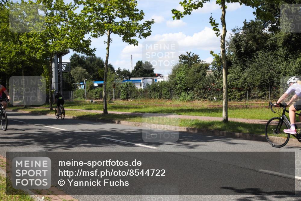 10.08.2025 - GEWOBA Citytriathlon Bremen Yannick Fuchs http://msf.ph/oto/8544722 10.08.2025 14:53:26 Radfahren 188, 419 meine-sportfotos.de