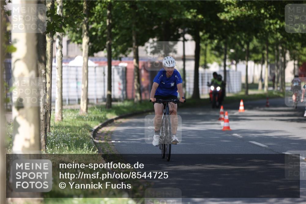 10.08.2025 - GEWOBA Citytriathlon Bremen Yannick Fuchs http://msf.ph/oto/8544725 10.08.2025 10:58:34 Radfahren 95, 165, 221, 506 meine-sportfotos.de