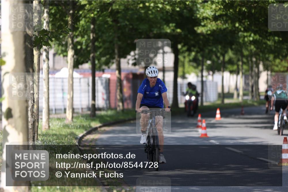 10.08.2025 - GEWOBA Citytriathlon Bremen Yannick Fuchs http://msf.ph/oto/8544728 10.08.2025 10:58:34 Radfahren 95, 165, 221, 506 meine-sportfotos.de