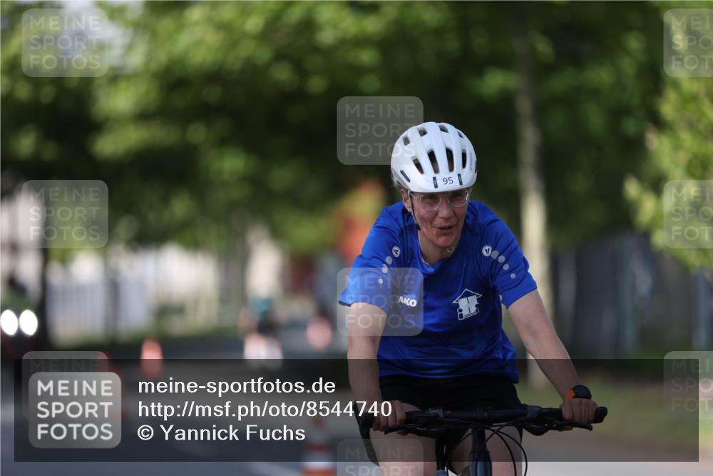10.08.2025 - GEWOBA Citytriathlon Bremen Yannick Fuchs http://msf.ph/oto/8544740 10.08.2025 10:58:36 Radfahren 95, 221, 450, 506 meine-sportfotos.de