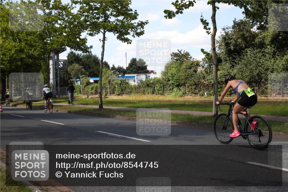 10.08.2025 - GEWOBA Citytriathlon Bremen Yannick Fuchs http://msf.ph/oto/8544745 10.08.2025 14:53:37 Radfahren 291, 419, 438, 501 meine-sportfotos.de