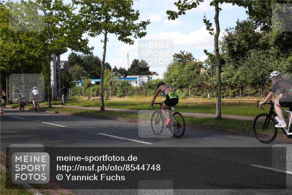 10.08.2025 - GEWOBA Citytriathlon Bremen Yannick Fuchs http://msf.ph/oto/8544748 10.08.2025 14:53:38 Radfahren 291, 419, 438, 501 meine-sportfotos.de