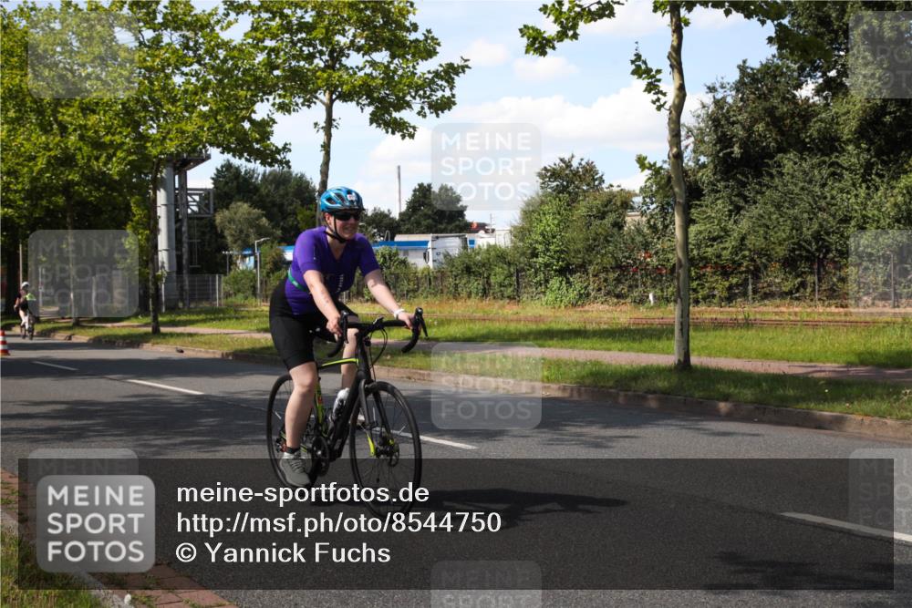 10.08.2025 - GEWOBA Citytriathlon Bremen Yannick Fuchs http://msf.ph/oto/8544750 10.08.2025 14:53:42 Radfahren 291, 300, 419, 438, 501 meine-sportfotos.de