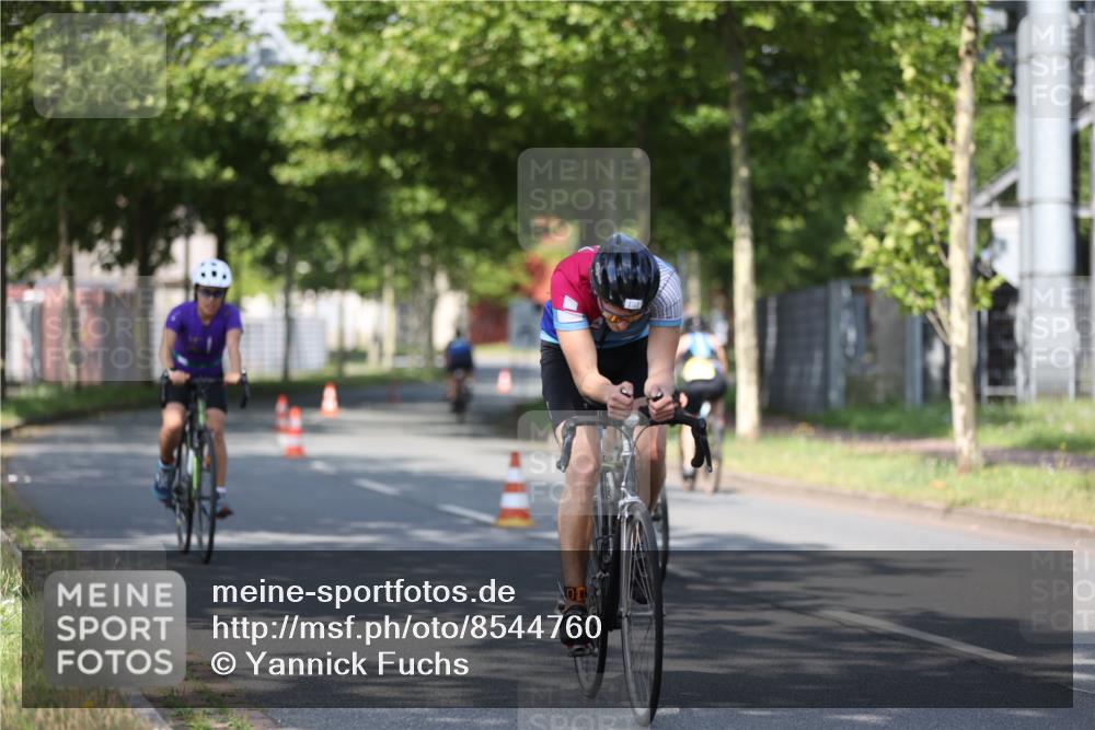 10.08.2025 - GEWOBA Citytriathlon Bremen Yannick Fuchs http://msf.ph/oto/8544760 10.08.2025 10:58:50 Radfahren 57, 191, 450 meine-sportfotos.de
