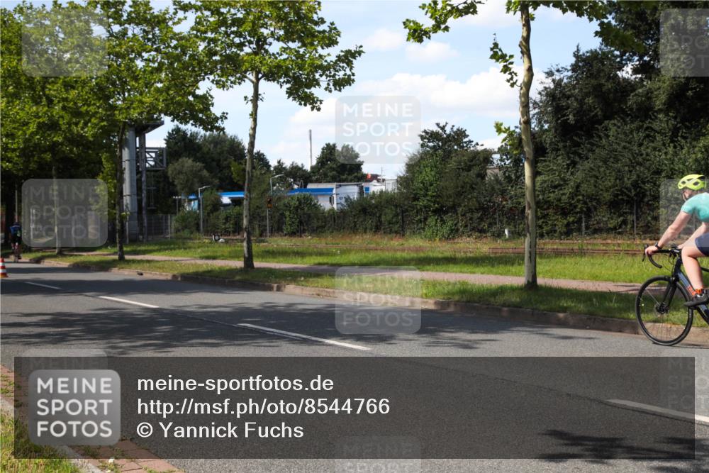 10.08.2025 - GEWOBA Citytriathlon Bremen Yannick Fuchs http://msf.ph/oto/8544766 10.08.2025 14:53:56 Radfahren 291, 300, 345, 434, 438, 473, 485, 519 meine-sportfotos.de