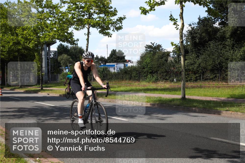 10.08.2025 - GEWOBA Citytriathlon Bremen Yannick Fuchs http://msf.ph/oto/8544769 10.08.2025 14:53:58 Radfahren 291, 300, 345, 434, 438, 473, 485, 519 meine-sportfotos.de