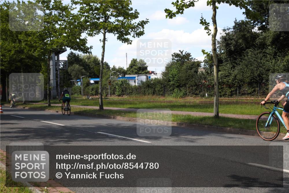 10.08.2025 - GEWOBA Citytriathlon Bremen Yannick Fuchs http://msf.ph/oto/8544780 10.08.2025 14:54:06 Radfahren 345, 362, 433, 434, 454, 473, 485, 508, 519 meine-sportfotos.de