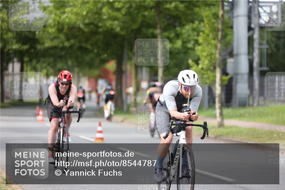 10.08.2025 - GEWOBA Citytriathlon Bremen Yannick Fuchs http://msf.ph/oto/8544787 10.08.2025 12:55:40 Radfahren 636, 658, 729, 779, 804, 843, 880, 1033 meine-sportfotos.de