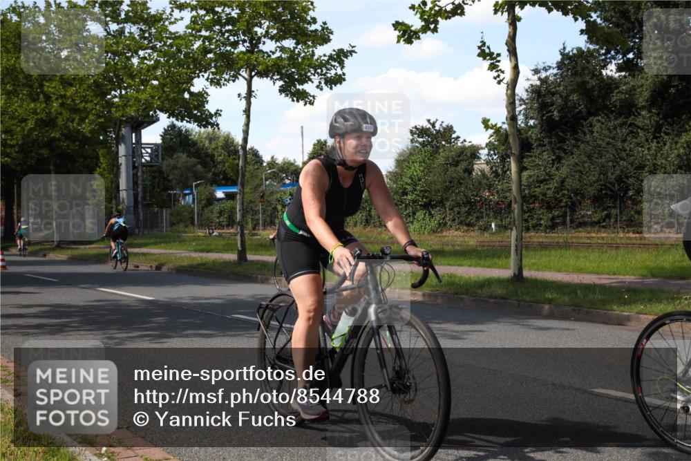 10.08.2025 - GEWOBA Citytriathlon Bremen Yannick Fuchs http://msf.ph/oto/8544788 10.08.2025 14:54:08 Radfahren 324, 345, 362, 433, 434, 454, 473, 475, 485, 508, 519 meine-sportfotos.de