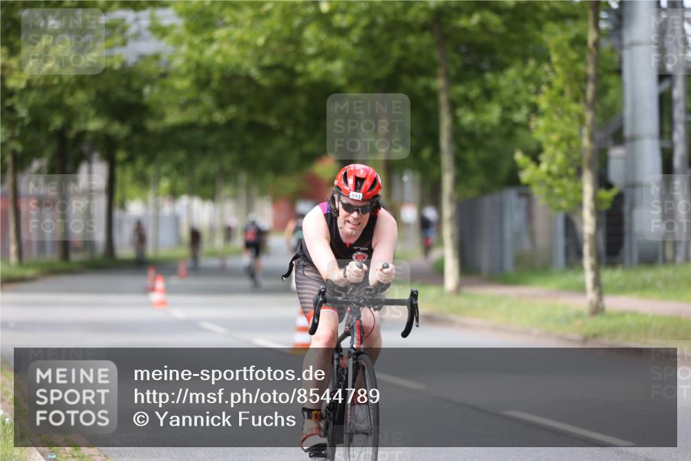 10.08.2025 - GEWOBA Citytriathlon Bremen Yannick Fuchs http://msf.ph/oto/8544789 10.08.2025 12:55:40 Radfahren 636, 658, 729, 779, 804, 843, 880, 1033 meine-sportfotos.de