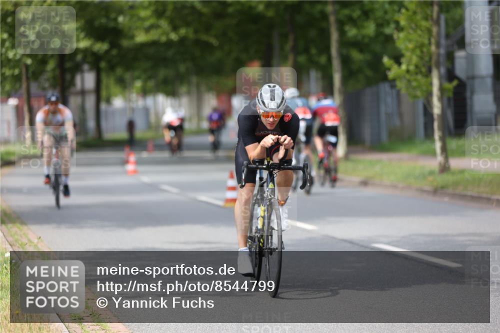 10.08.2025 - GEWOBA Citytriathlon Bremen Yannick Fuchs http://msf.ph/oto/8544799 10.08.2025 12:55:47 Radfahren 636, 658, 729, 779, 804, 843, 880, 883, 890, 896 meine-sportfotos.de